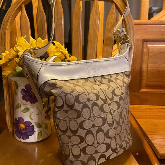 Coach Tan and Cream Shoulder Bag - Picture 1 of 4